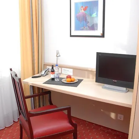 Steiners Airport-messe Bed & Breakfast 2*