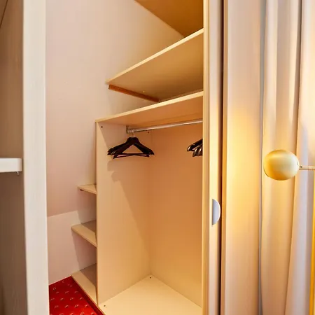 Steiners Airport-messe 3*