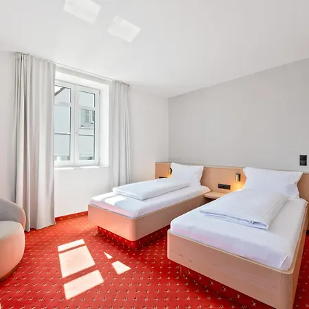 فندق مبيت وإفطار Steiners Airport-messe 2*