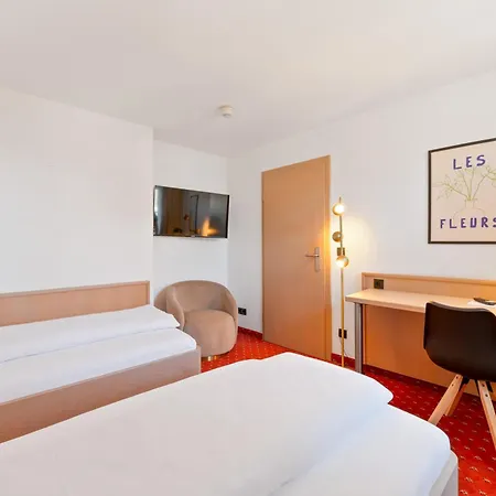 فندق مبيت وإفطار Steiners Airport-messe 2*