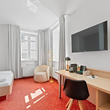 Steiners Airport-messe 3*