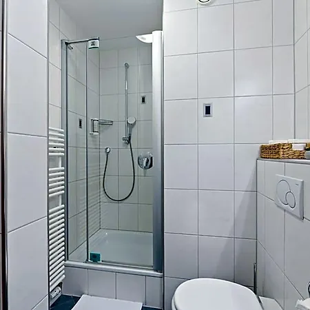 Couette-café Steiners Airport-messe 3*