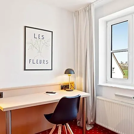 Steiners Airport-messe Couette-café 3*