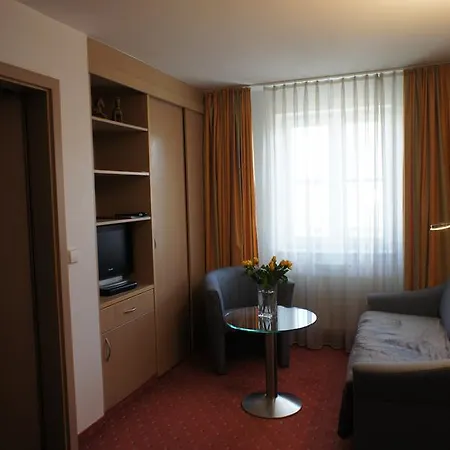 Steiners Airport-messe 2*