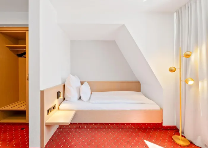 Steiners Airport-messe Bed & Breakfast 3*