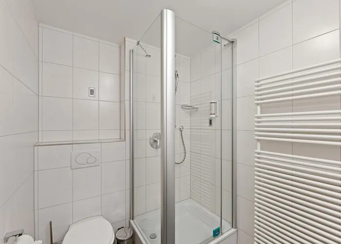 Bed & Breakfast Steiners Airport-messe 3*