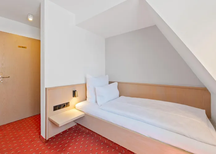 Steiners Airport-messe 3*