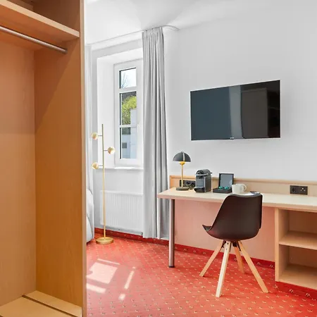 Bed & Breakfast Steiners Airport-messe 2*